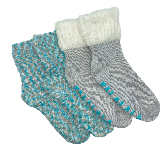 Davco Girls 2 Pair gripper Slipper Socks SIZE 6-8.5 Blue Cats & White